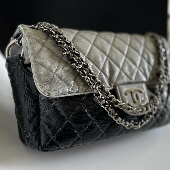[SOLD] Chanel Vinyl Quilted Jumbo Melrose Degrade Flap Bag - Picture 3 of 16